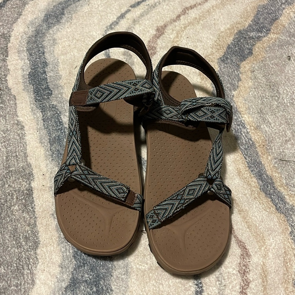 Sketchers- Women's Arched Hiking/water Sandal- Size 10